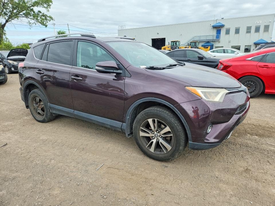2017 TOYOTA RAV4 XLE 4