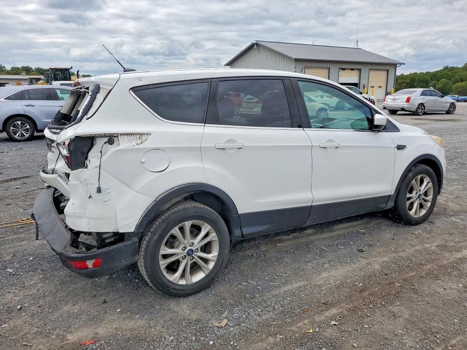 2017 FORD ESCAPE SE 3