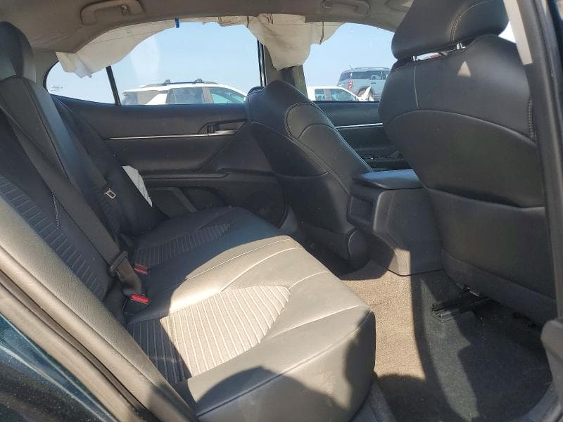 2020 TOYOTA CAMRY SE 10