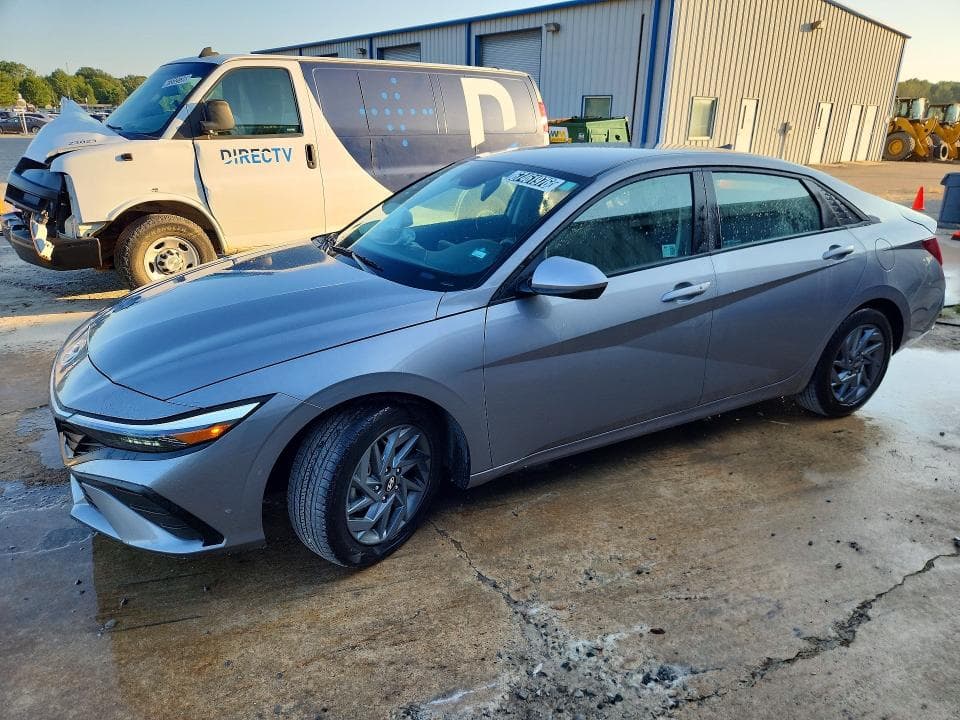 2024 HYUNDAI ELANTRA SEL - 1