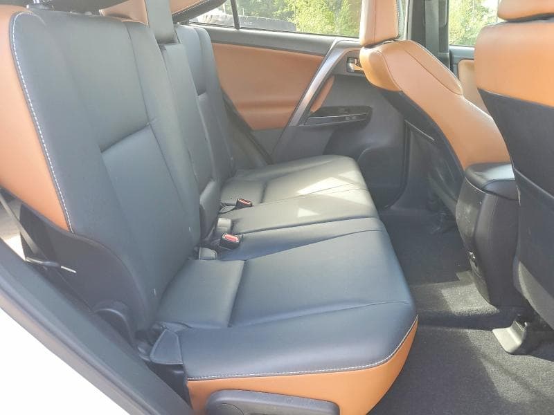 2017 TOYOTA RAV4 SE 11