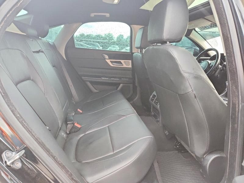 2017 JAGUAR XF PREMIUM 10