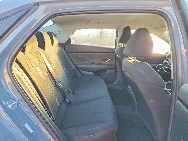 2022 HYUNDAI ELANTRA SEL 10