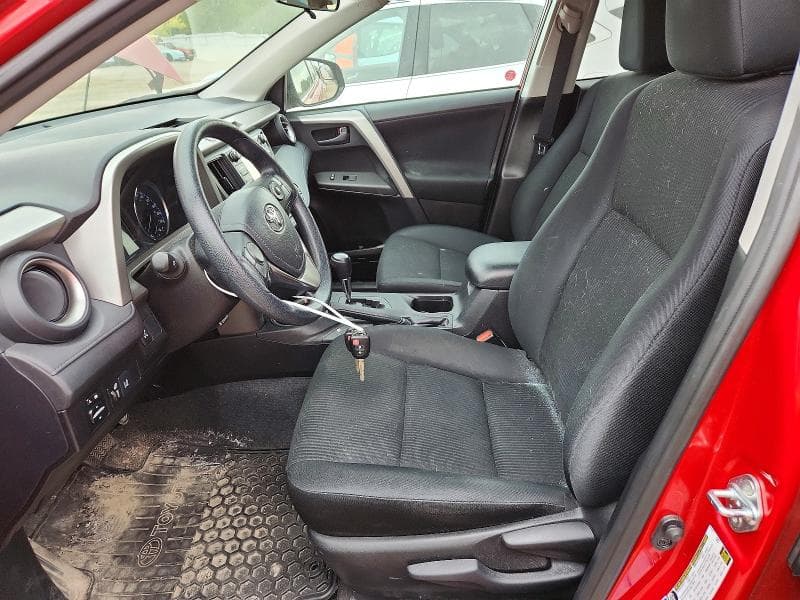 2017 TOYOTA RAV4 LE 7
