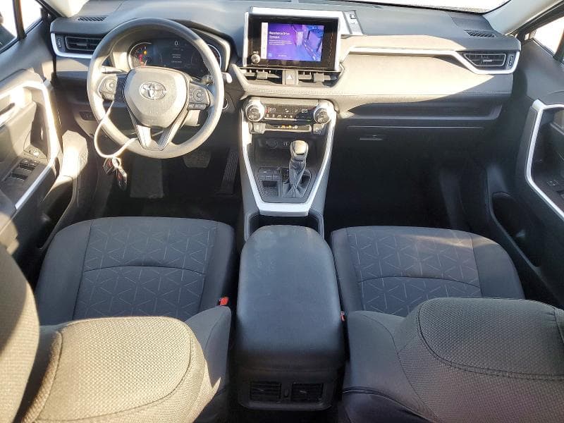 2023 TOYOTA RAV4 XLE 8