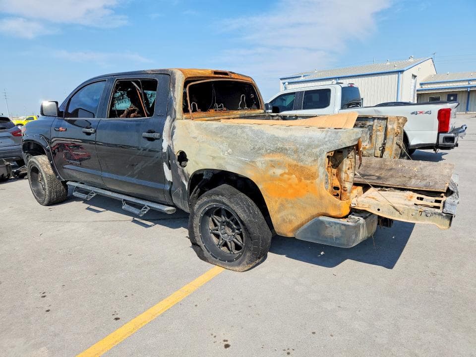 2018 TOYOTA TUNDRA CREWMAX SR5 2
