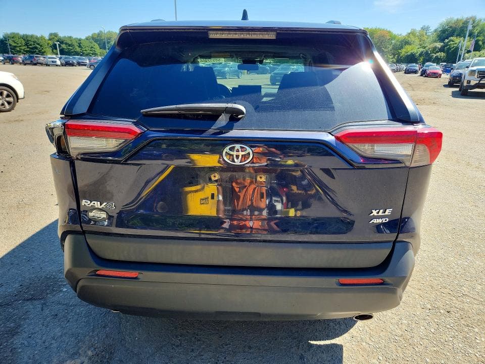 2019 TOYOTA RAV4 XLE 6