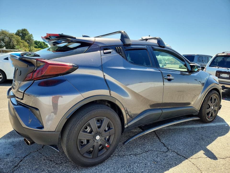 2019 TOYOTA C-HR LE 3