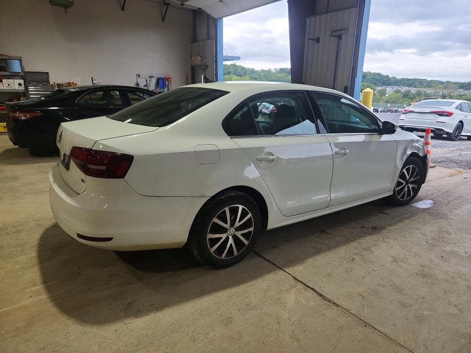 2017 VOLKSWAGEN JETTA SE 3