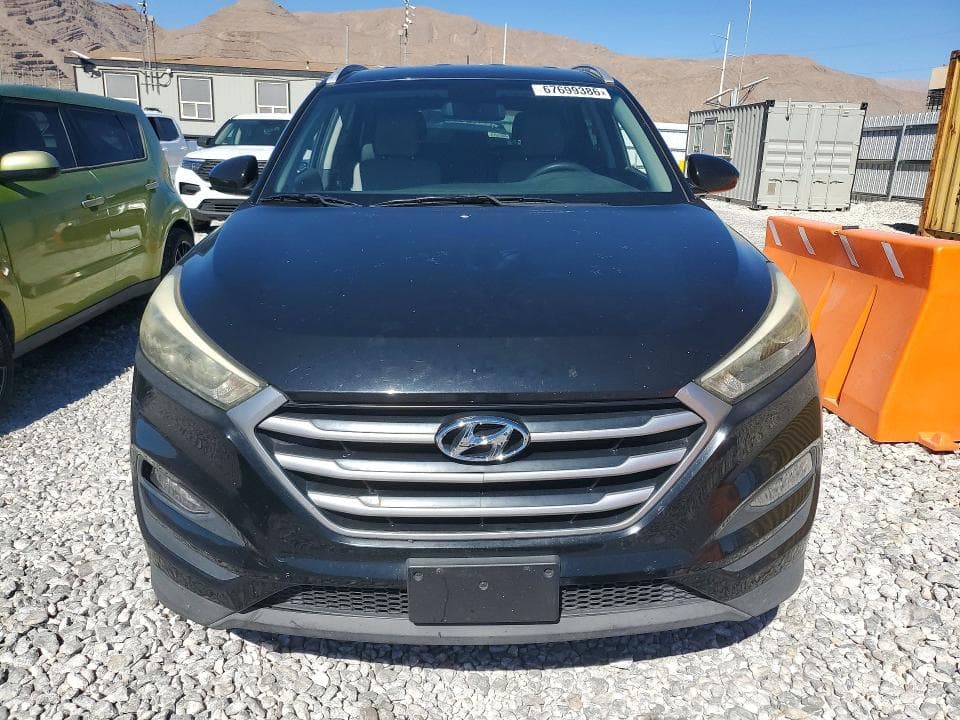 2017 HYUNDAI TUCSON SE 5