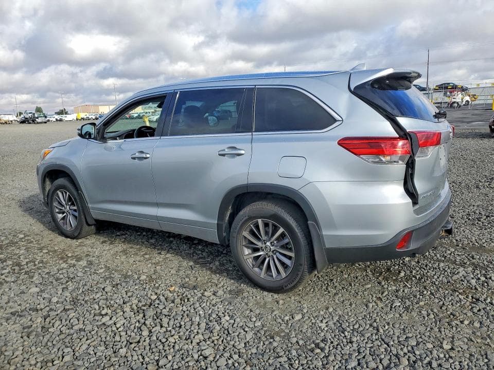 2017 TOYOTA HIGHLANDER XLE 2