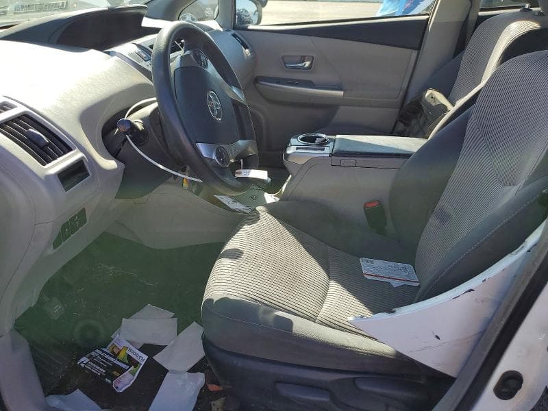 2017 TOYOTA PRIUS V TWO 7