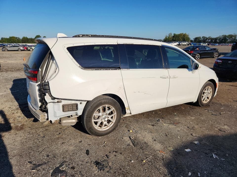 2022 CHRYSLER PACIFICA TOURING L 3