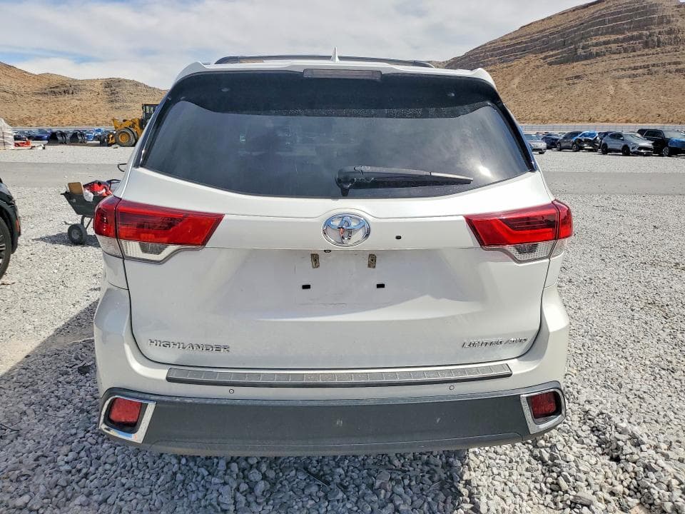 2017 TOYOTA HIGHLANDER LIMITED 6
