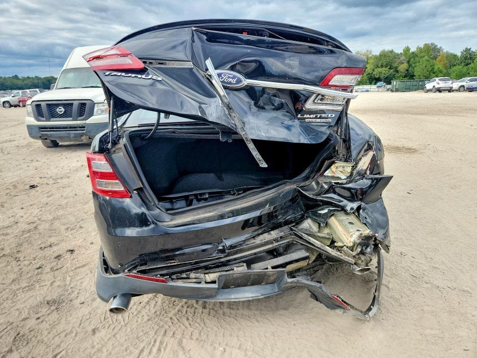 2017 FORD TAURUS LIMITED 6