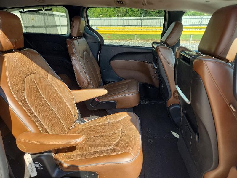 2017 CHRYSLER PACIFICA LIMITED 11