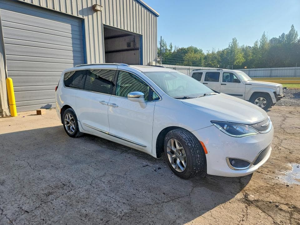 2018 CHRYSLER PACIFICA LIMITED 4