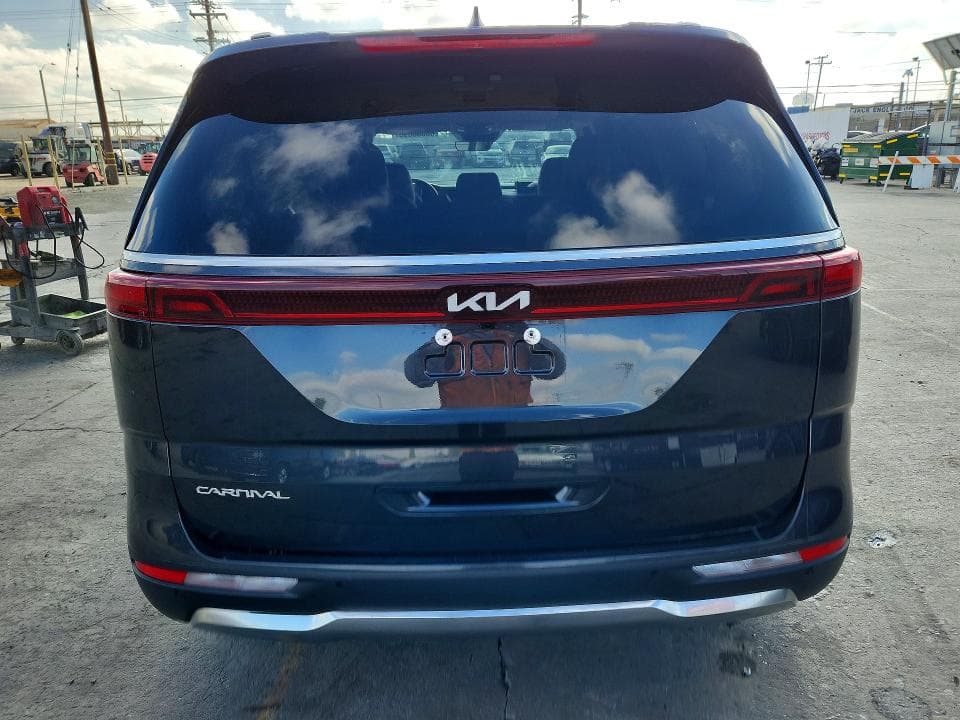 2024 KIA CARNIVAL SX 6