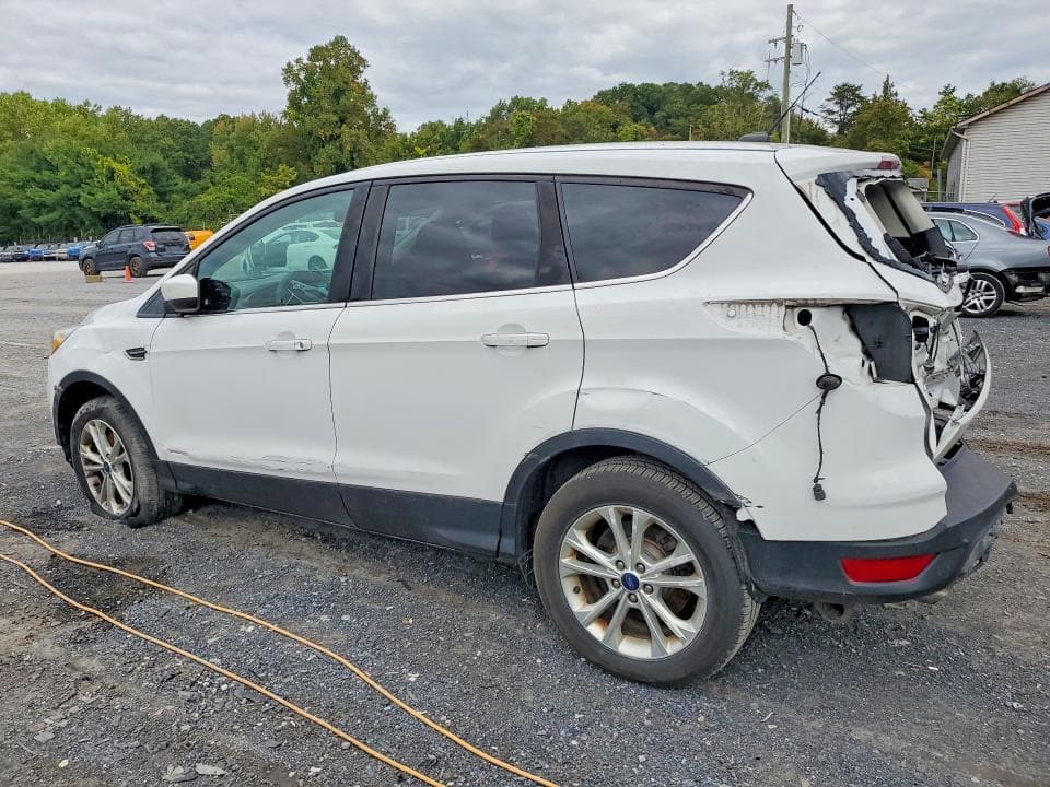 2017 FORD ESCAPE SE 2