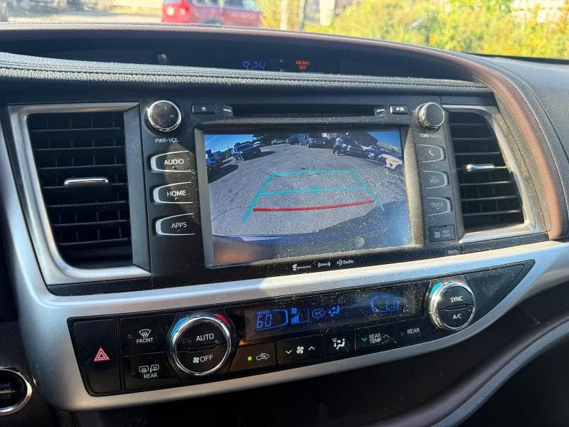 2018 TOYOTA HIGHLANDER XLE 10