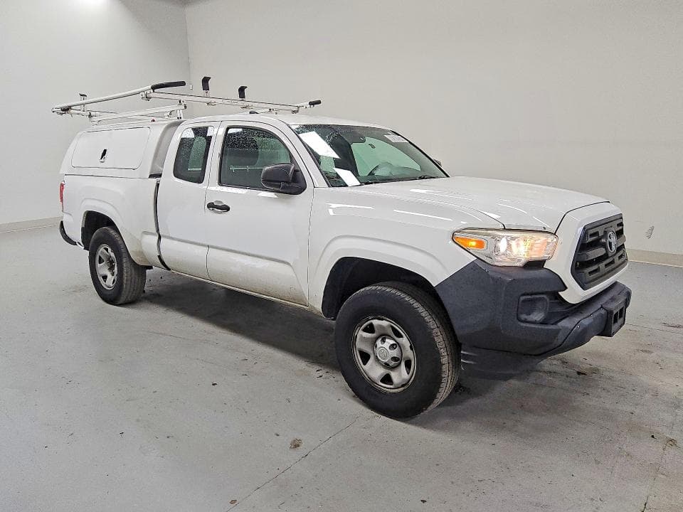 2017 TOYOTA TACOMA SR 4