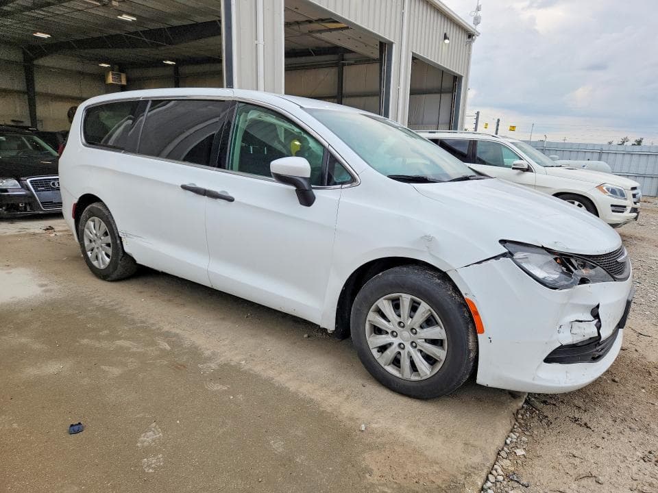 2019 CHRYSLER PACIFICA 4