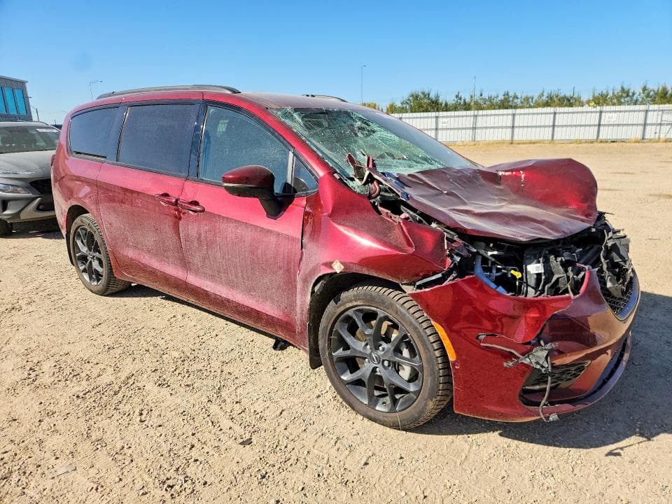 2023 CHRYSLER PACIFICA TOURING L 4