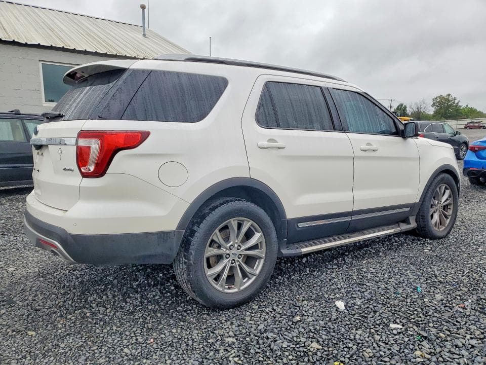 2017 FORD EXPLORER XLT 3