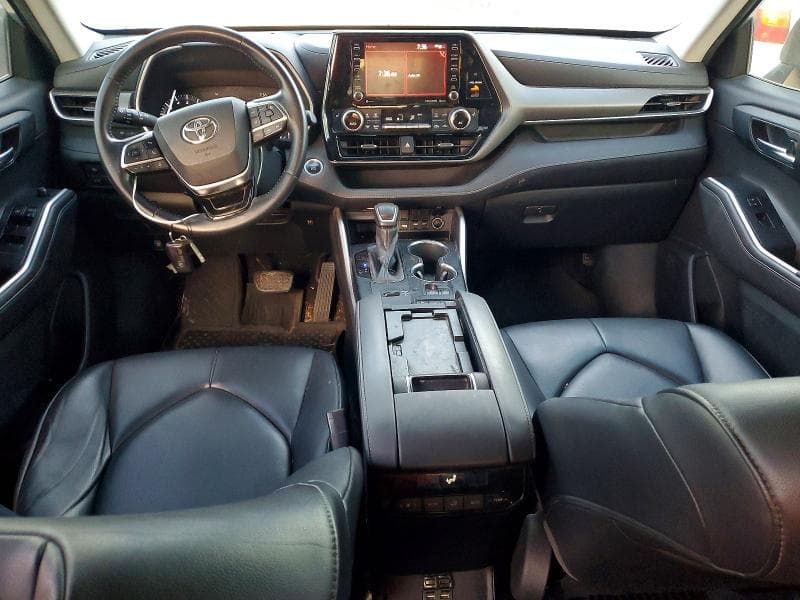 2020 TOYOTA HIGHLANDER XLE 8