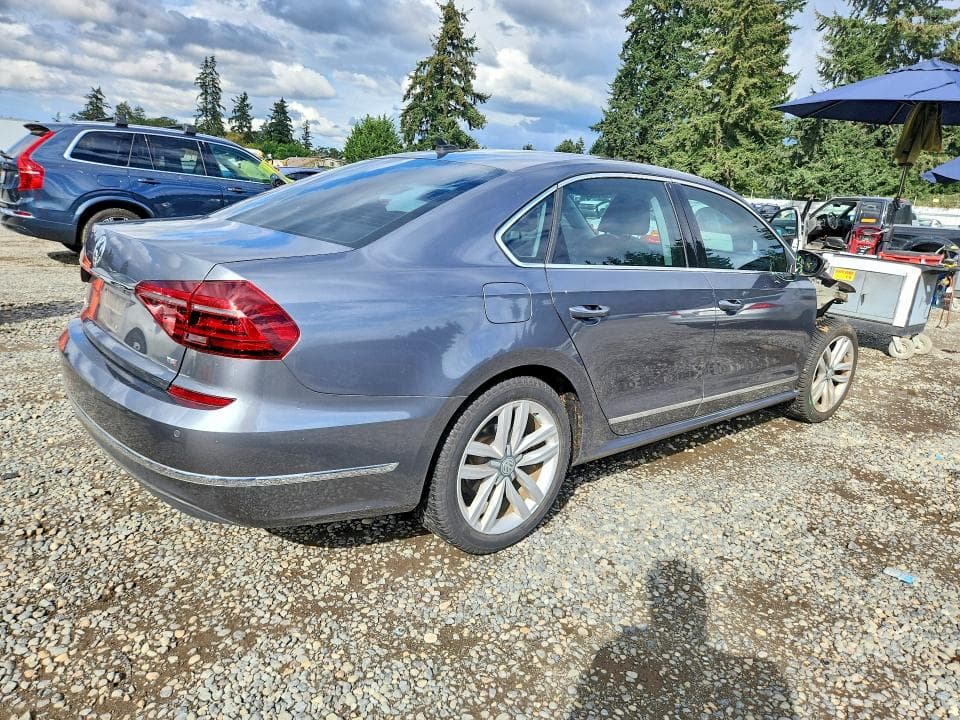 2017 VOLKSWAGEN PASSAT SE 3