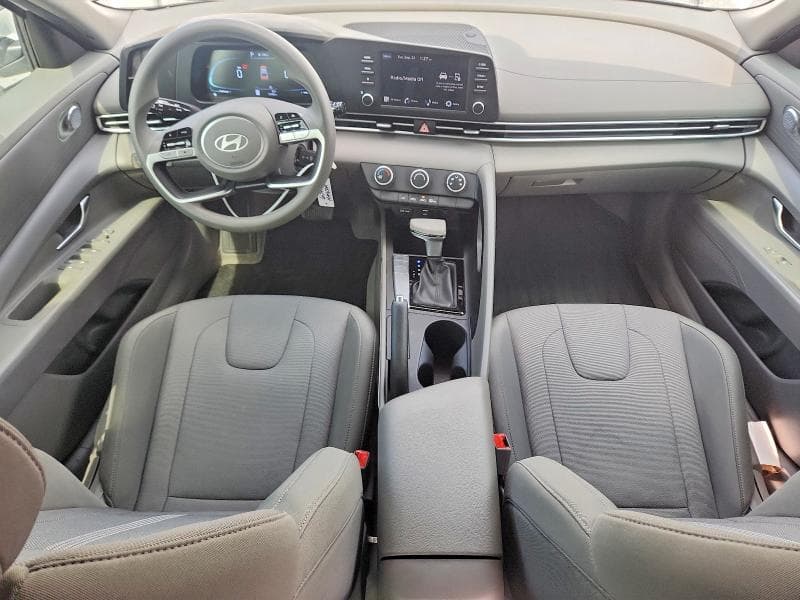 2024 HYUNDAI ELANTRA SE 8