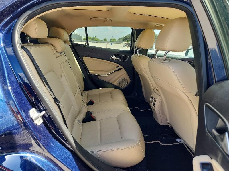 2018 MERCEDES-BENZ GLA 250 4MATIC 10