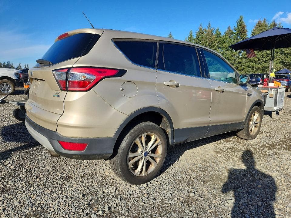 2017 FORD ESCAPE SE 3