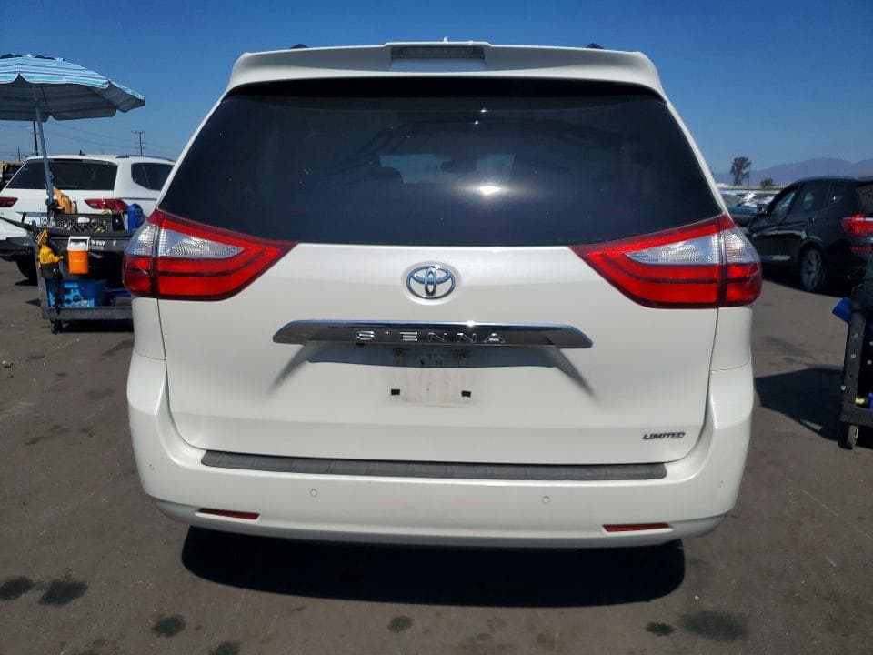 2019 TOYOTA SIENNA LIMITED PREMIUM 7-PASSENGER 6