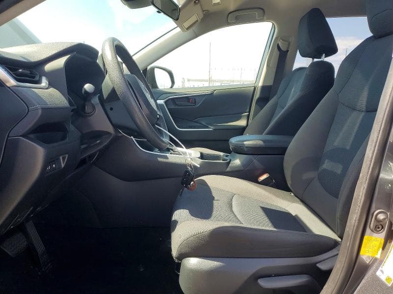 2019 TOYOTA RAV4 LE 7