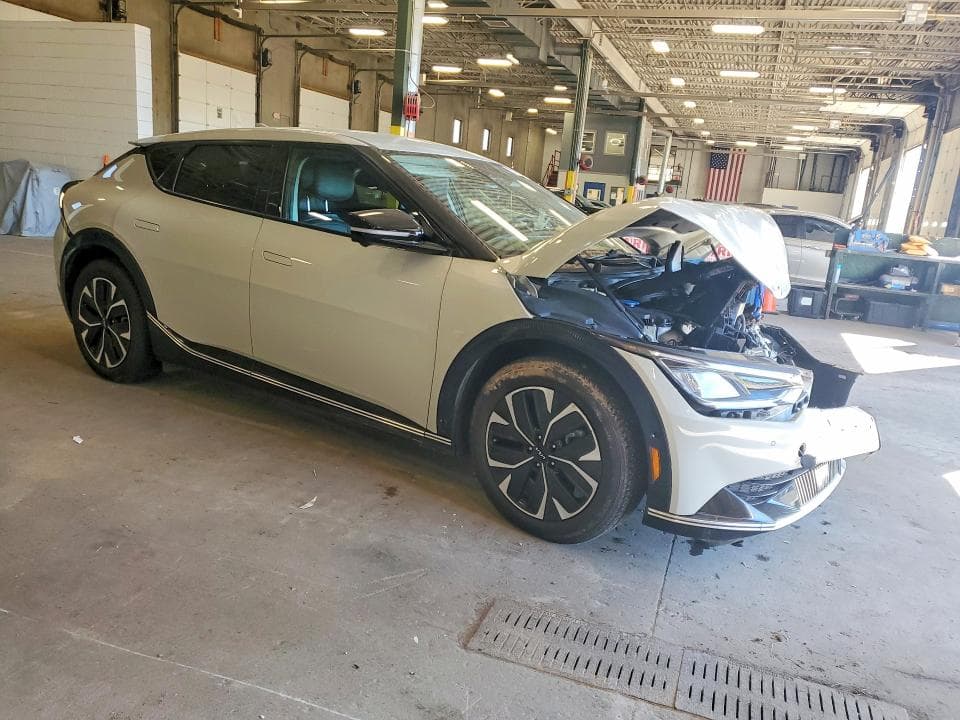 2022 KIA EV6 WIND 4