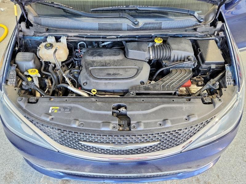 2019 CHRYSLER PACIFICA TOURING L 12