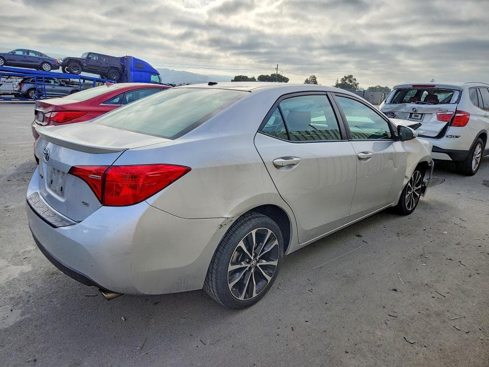2017 TOYOTA COROLLA SE 3