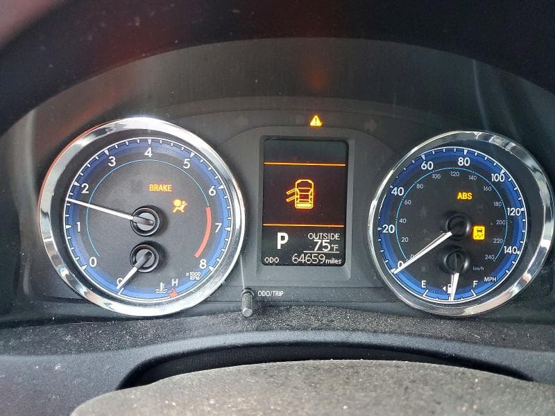 2018 TOYOTA COROLLA LE 9
