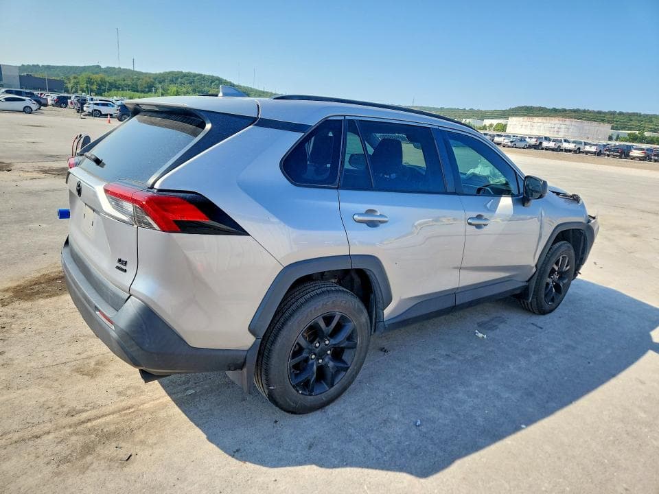2021 TOYOTA RAV4 LE 3