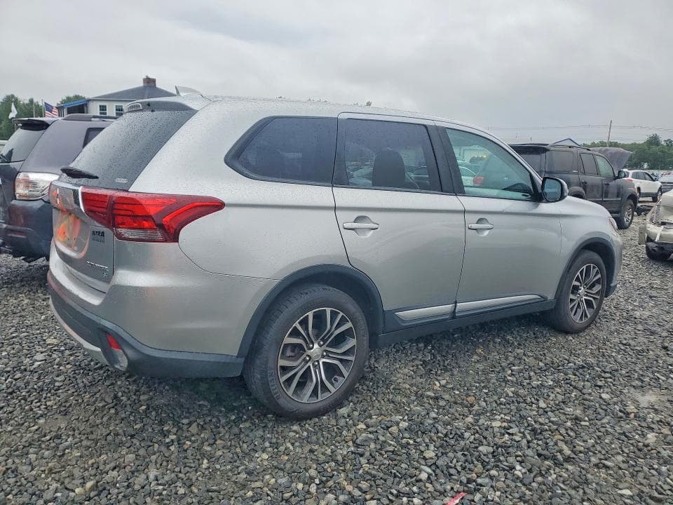 2018 MITSUBISHI OUTLANDER SE 3