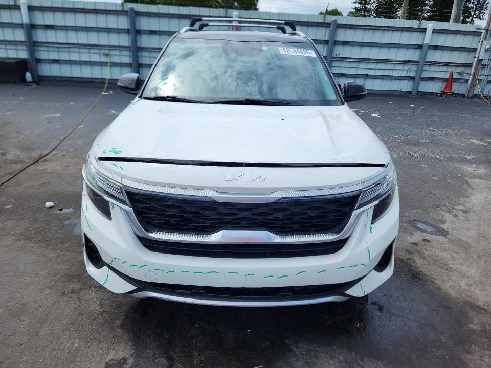 2022 KIA SELTOS S 5