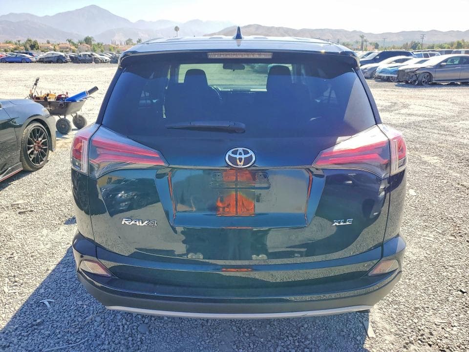 2018 TOYOTA RAV4 XLE 6