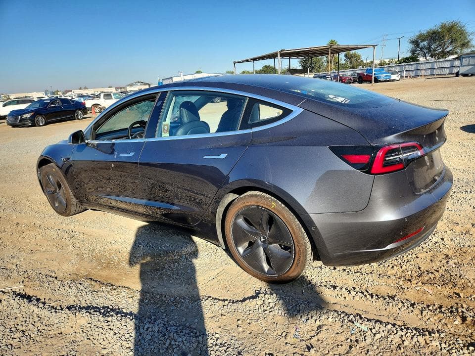 2018 TESLA MODEL 3 2