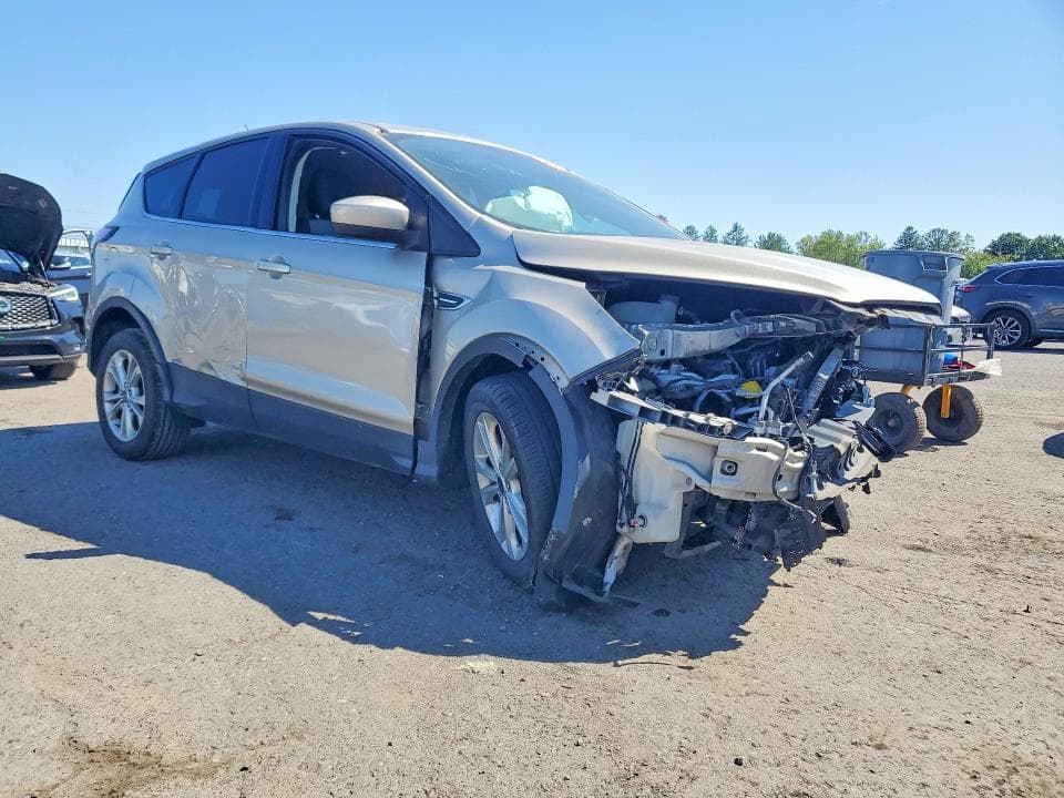 2017 FORD ESCAPE SE 4