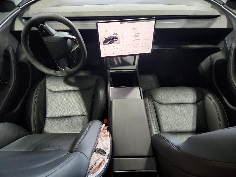 2025 TESLA MODEL 3 8