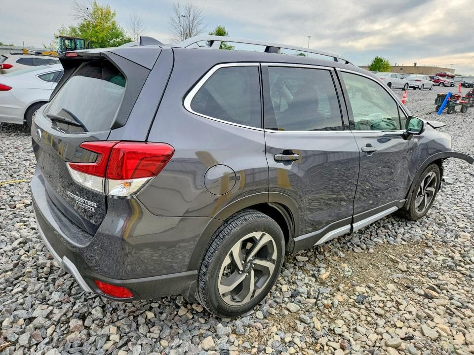 2023 SUBARU FORESTER TOURING 3