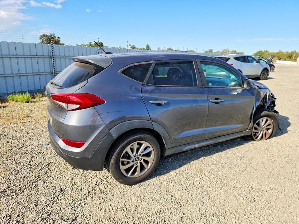2017 HYUNDAI TUCSON SE 3