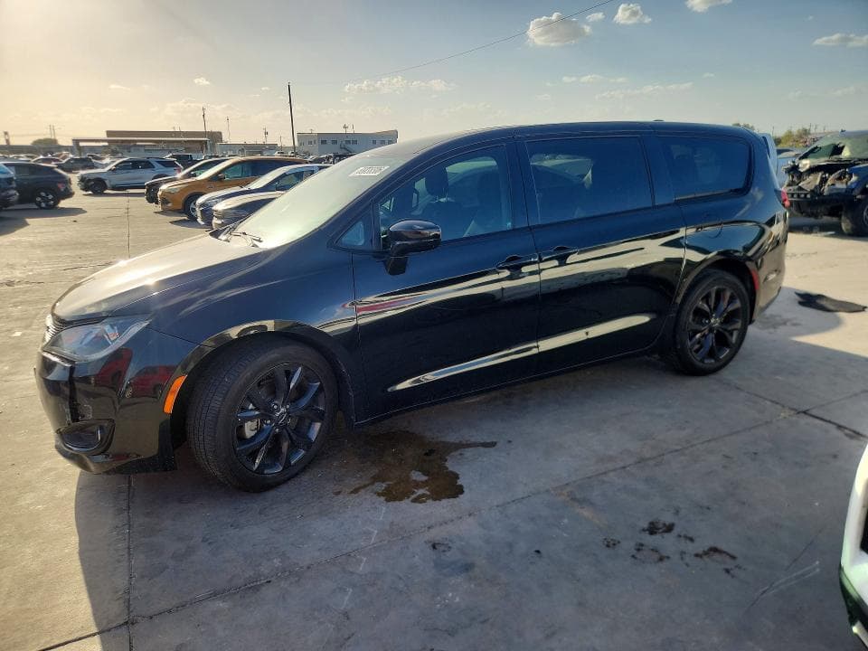 2020 CHRYSLER PACIFICA TOURING - 1