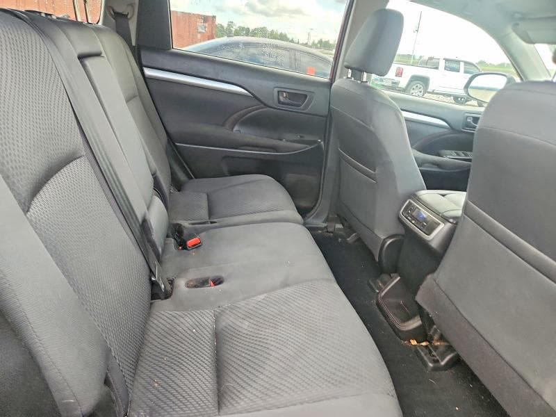 2018 TOYOTA HIGHLANDER LE 11